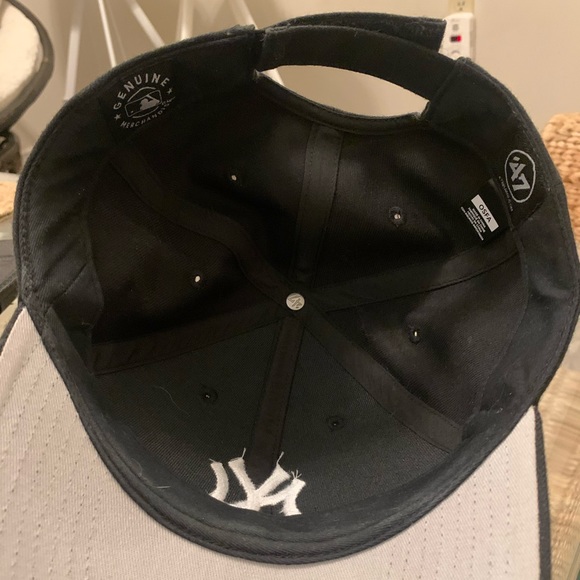 [SOLD] Like new 47 brand Yankees hat - Picture 3 of 4